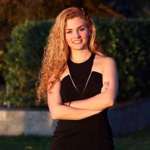 Meet your Posher, Maria fernanda